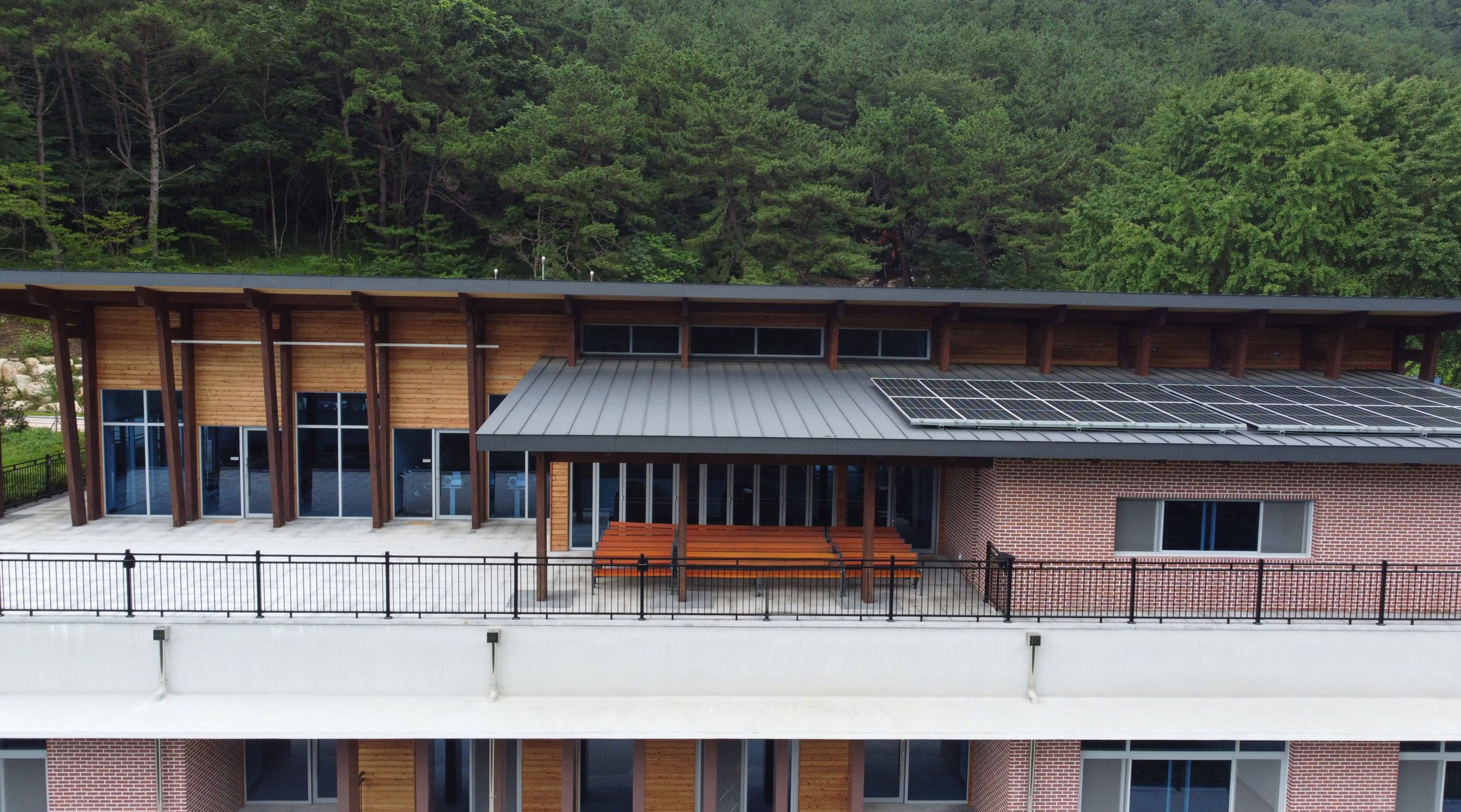 부산 글루램 목구조 공사 현장 사진 2